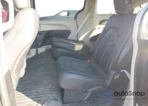 2017 Chrysler Pacifica Touring-L из США, поврежденный, VIN 2C4RC1BG7HR797203